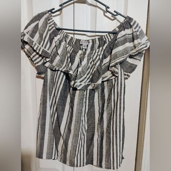 Marc New York Ruffled White and Blue Blouse - Picture 1 of 11